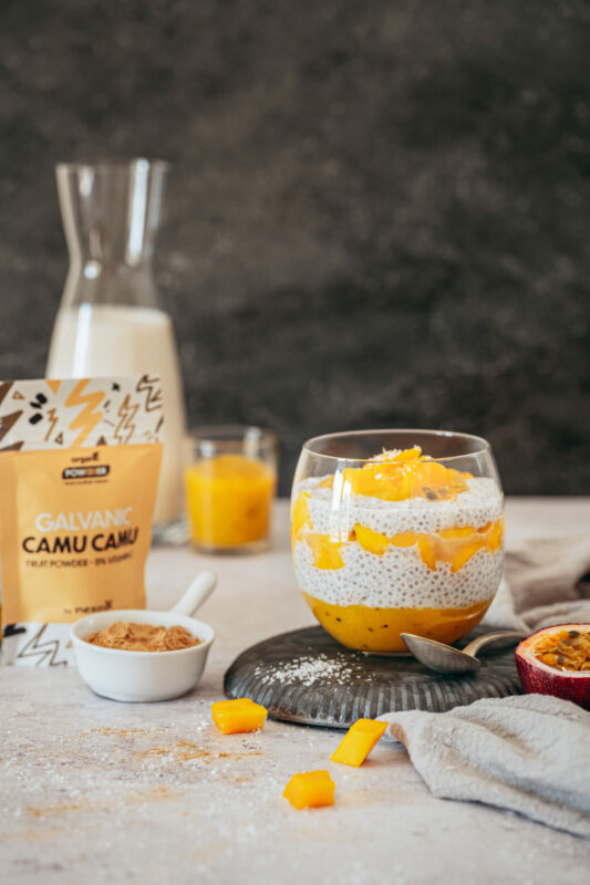 5. Chia Pudding Portrait Packaging Chia au lait de coco, purée de mangues au fruit du camu camu